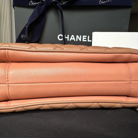 Chanel lambskin crossbody - Picture 10 of 16